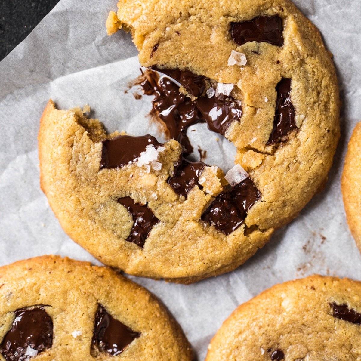 Flourless cookies with chocolate chunks and flaky sea salt