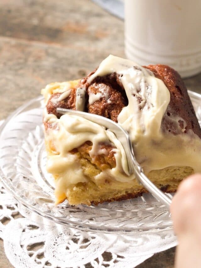 (Actually Fluffy!) Keto Cinnamon Rolls With Yeast