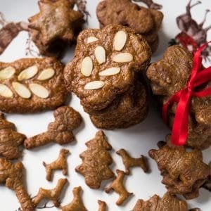 Gluten Free & Keto Speculoos i.e. Biscoff Cookies! 🎅🏿 #ketocookies #lowcarbcookies