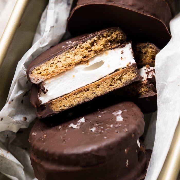 Gluten Free & Keto Wagon Wheels (i.e. S'mores Cookies!) #keto #lowcarb #healthyrecipes #chocolate #smores #marshmallows