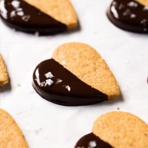 Toasted Almond Gluten Free, Grain Free & Keto Shortbread Cookies 🍪 Less than 1g net carbs a pop! #ketocookies #ketosweettreats #ketoshortbread