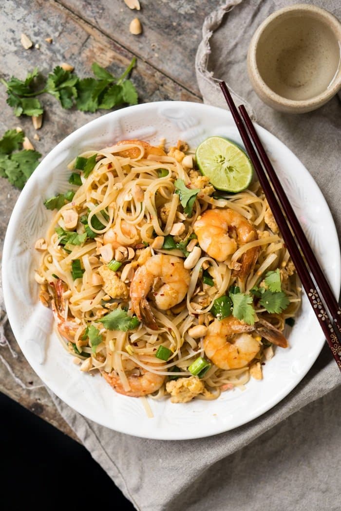 Paleo & Keto Pad Thai with shirataki noodles 🍜Just 2g net carbs! #keto #paleo #lowcarb #healthyrecipes #glutenfree #padthai